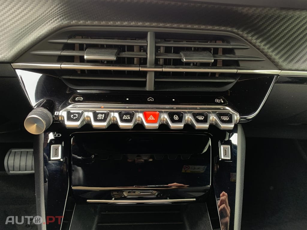 Peugeot 2008 1.5 BlueHDi Allure EAT8