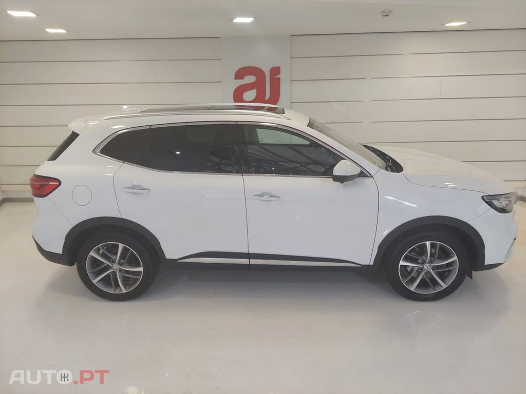 MG EHS PHEV Luxury