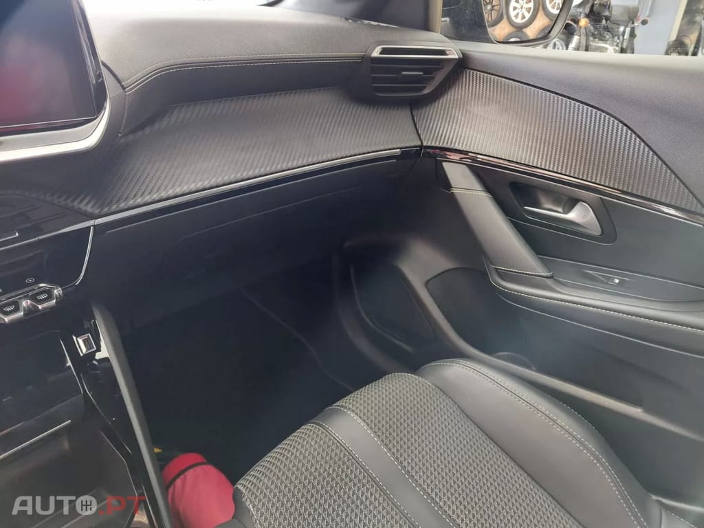 Peugeot E-208 50 kWh GT Pack