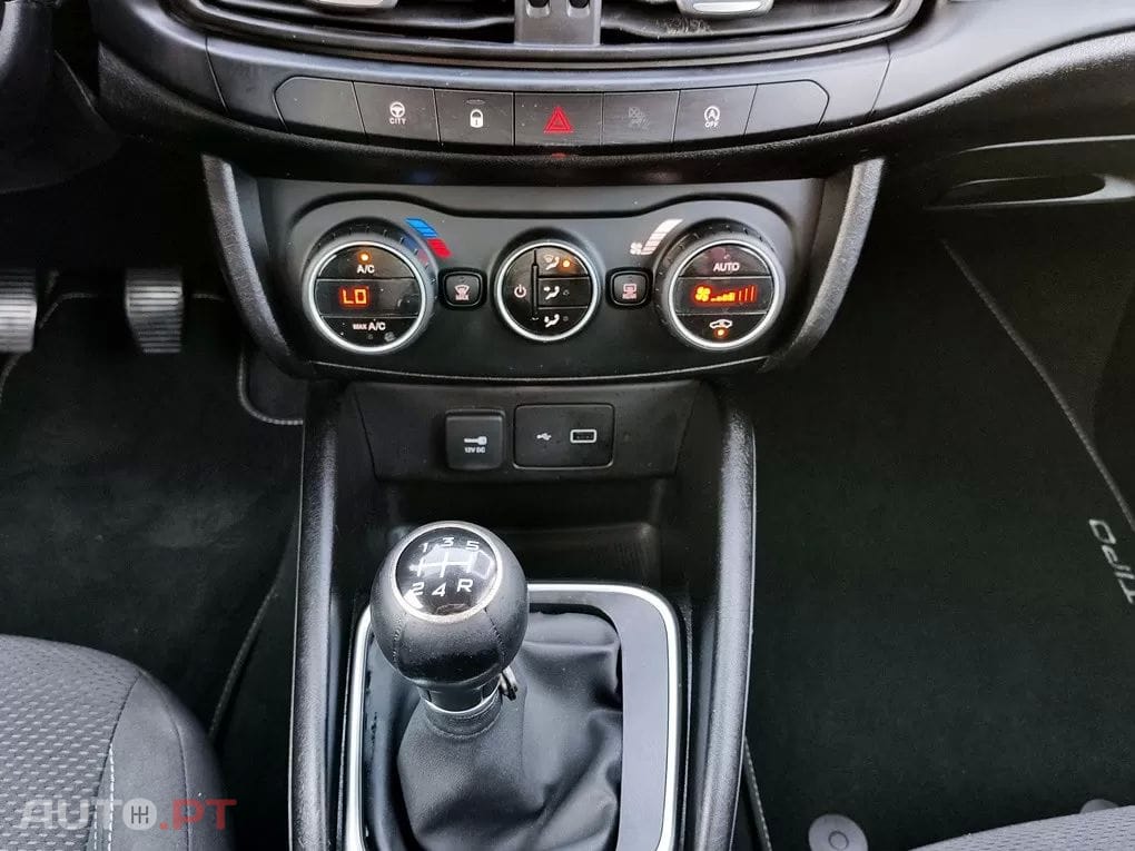 Fiat Tipo 1.3 M-Jet Lounge Tech