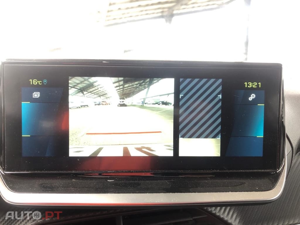 Peugeot E-208 50 kWh Roadtrip