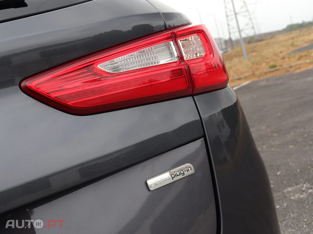 Kia Optima 2.0 CVVT PHEV