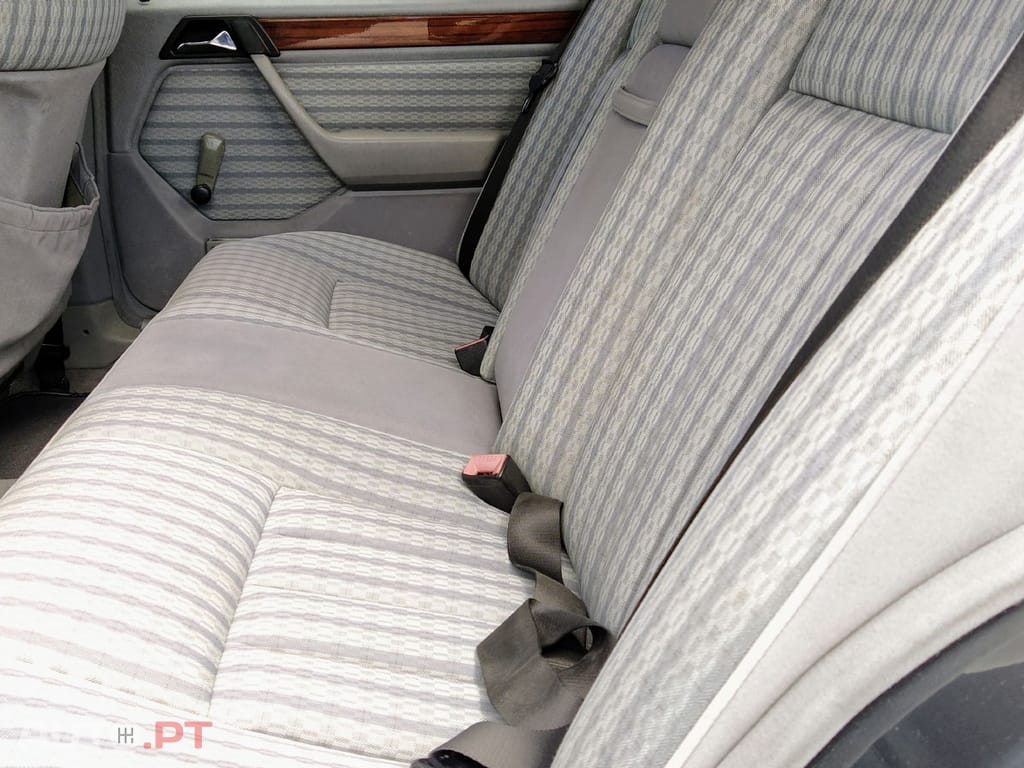 Mercedes-Benz 250 D
