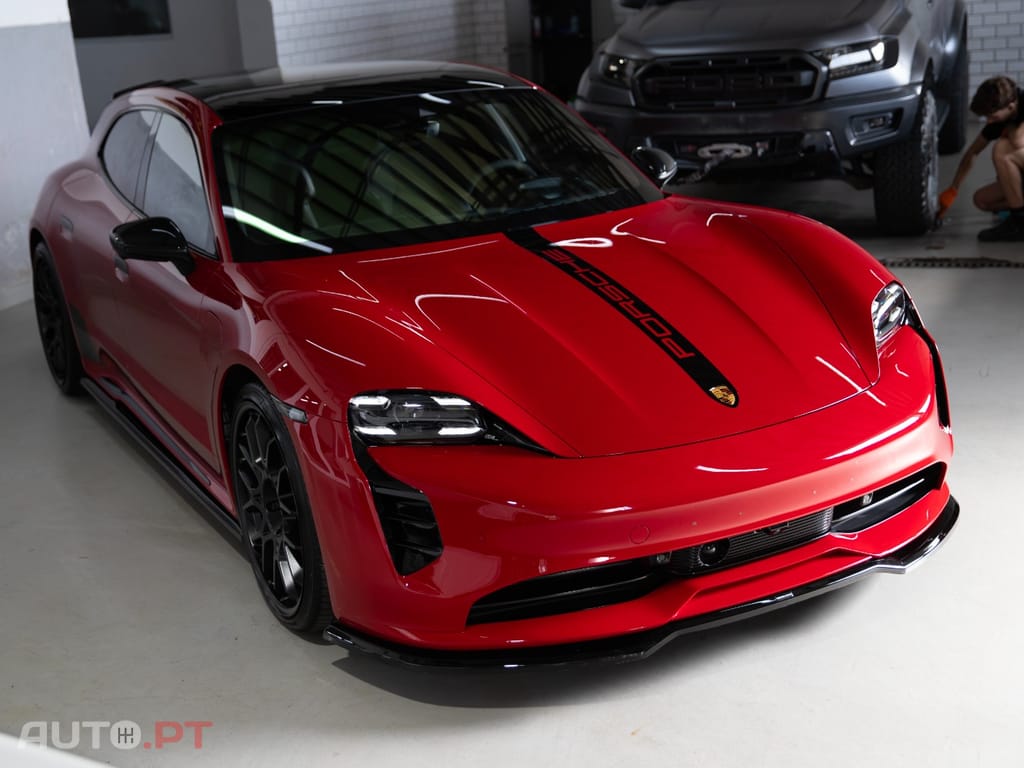 Porsche Taycan GTS Sport Turismo
