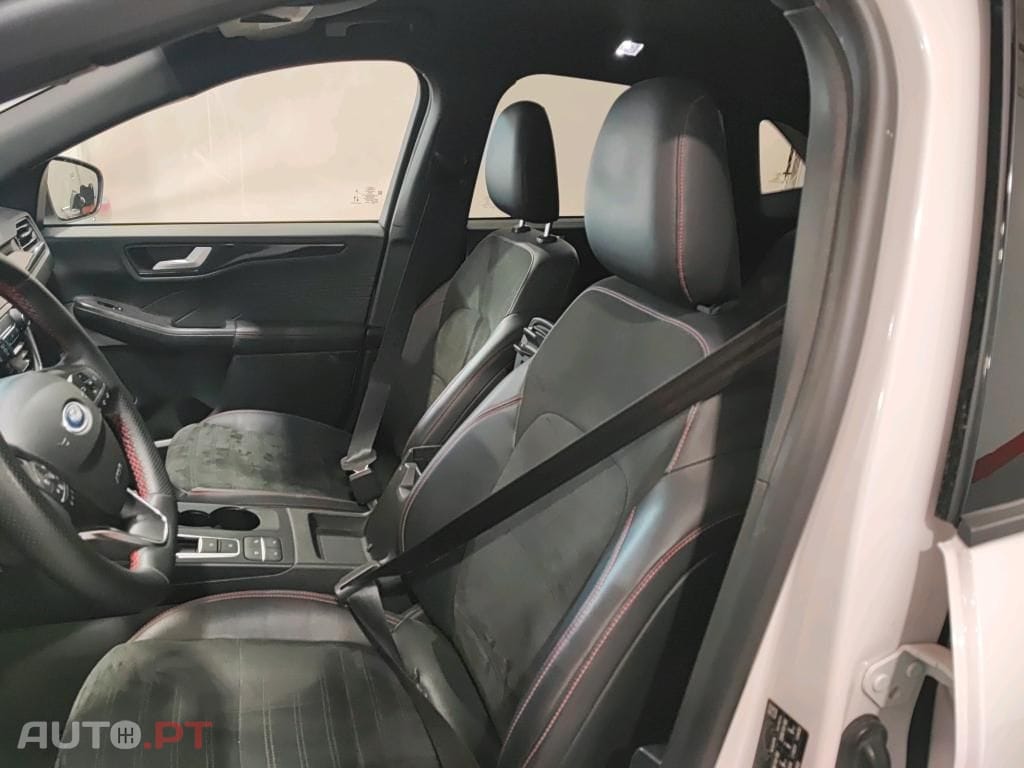 Ford Kuga 2.5 PHEV ST-Line X