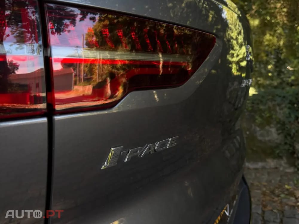 Jaguar I-Pace EV400 R-Dynamic HSE AWD