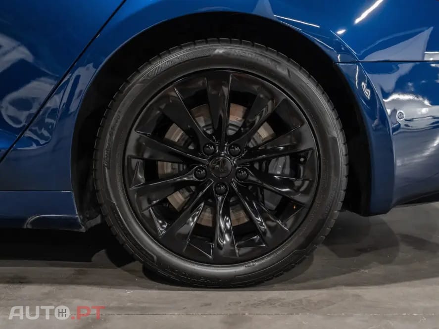 Tesla Model S 75