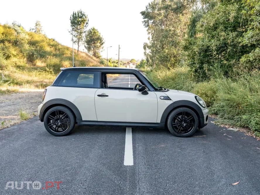 MINI Cooper Cooper D