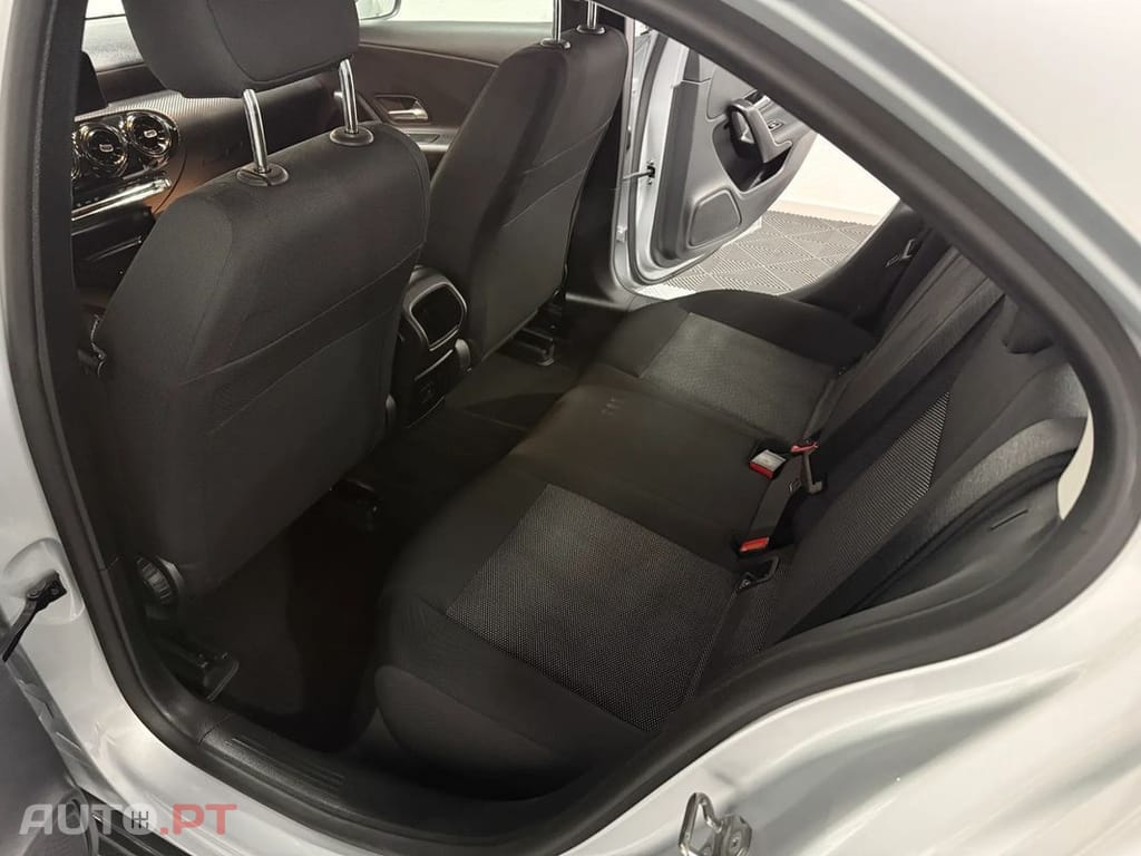 Mercedes-Benz A 180 d Business Solutions Frota Aut.