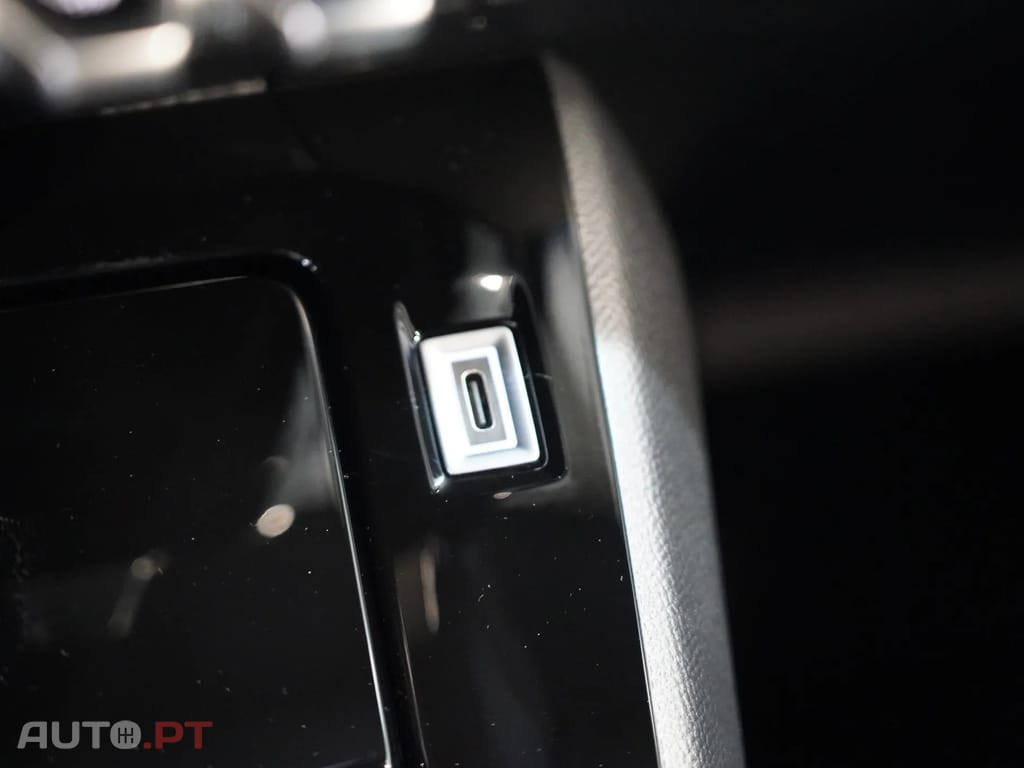 Peugeot E-2008 54 kWh GT