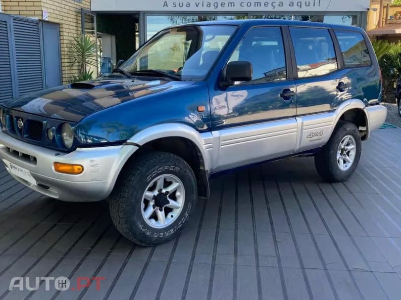 Nissan Terrano II 2.7 TDI SE 7 lugares