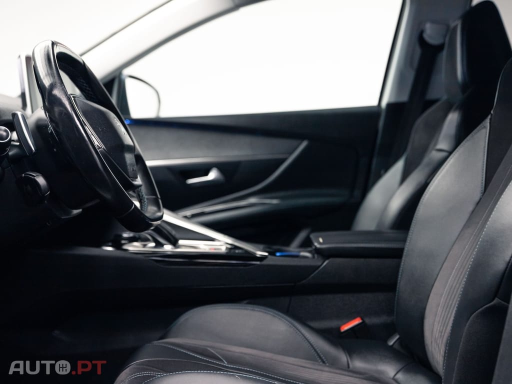 Peugeot 3008 1.5 BlueHDi Crossway EAT8