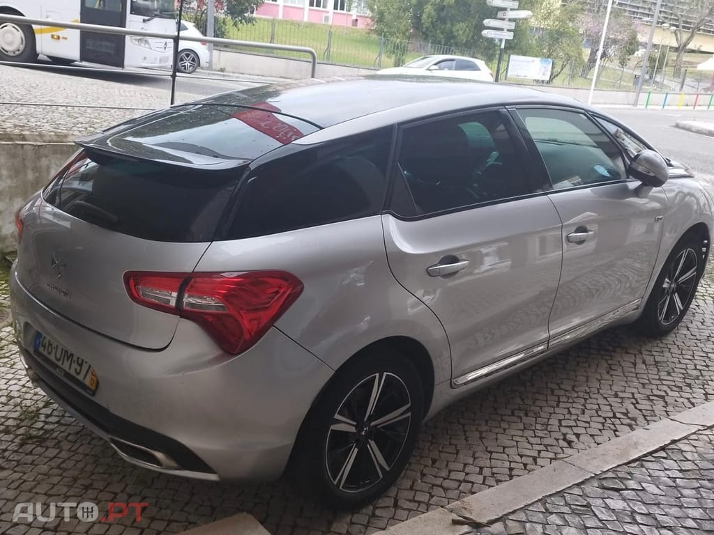 Citroen DS5 2.0 HDi Hybrid4 So Chic CMP6