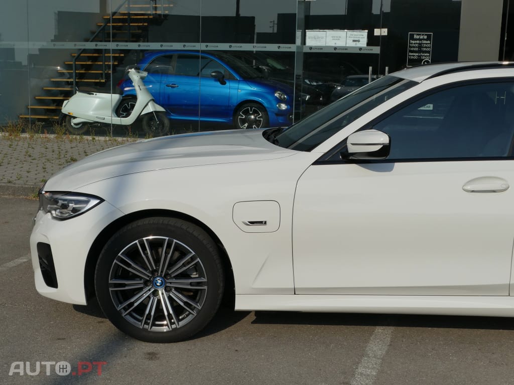 BMW 320 e Touring Pack M Auto
