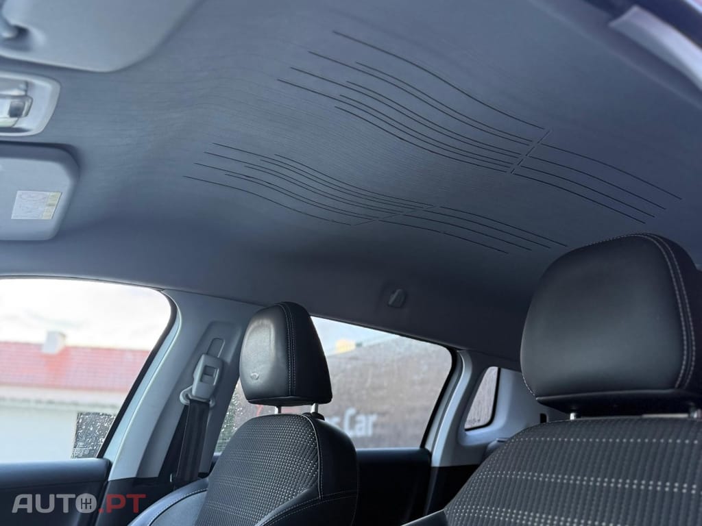 Peugeot 2008 1.2 PureTech Allure