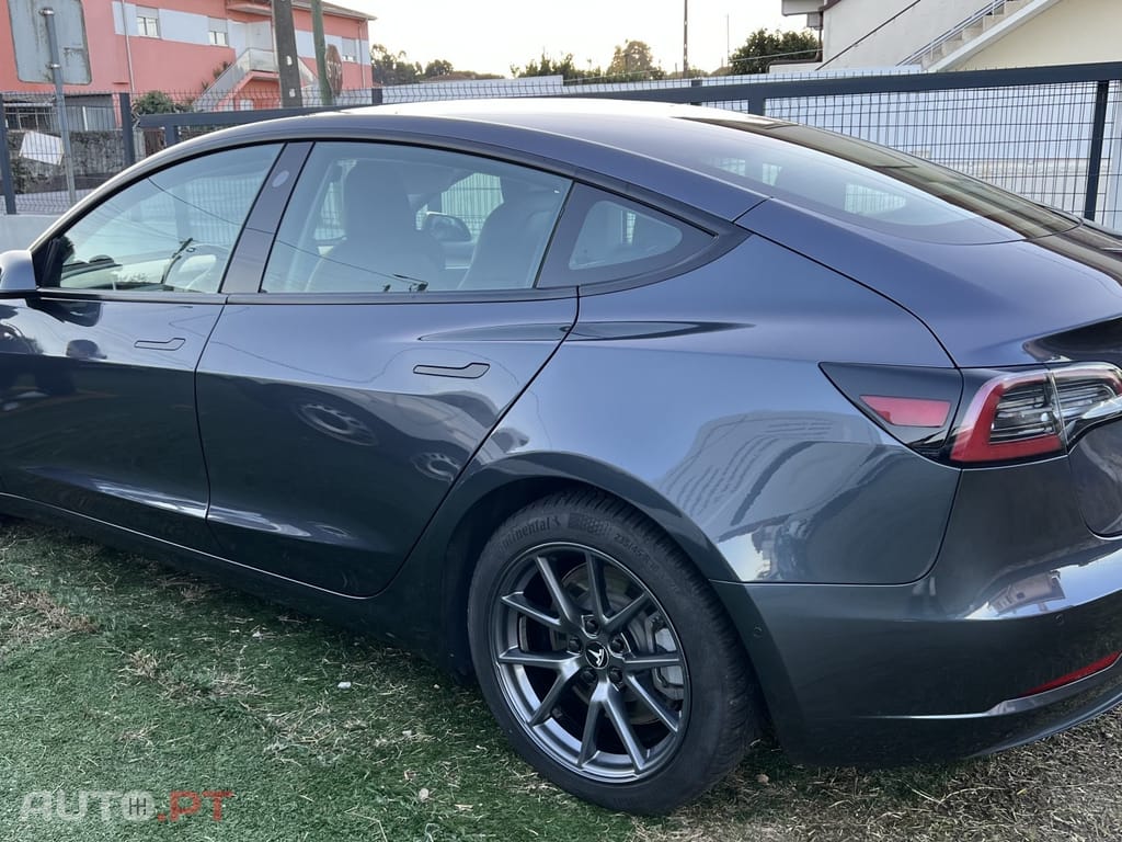 Tesla Model 3 Long-Range Dual Motor AWD