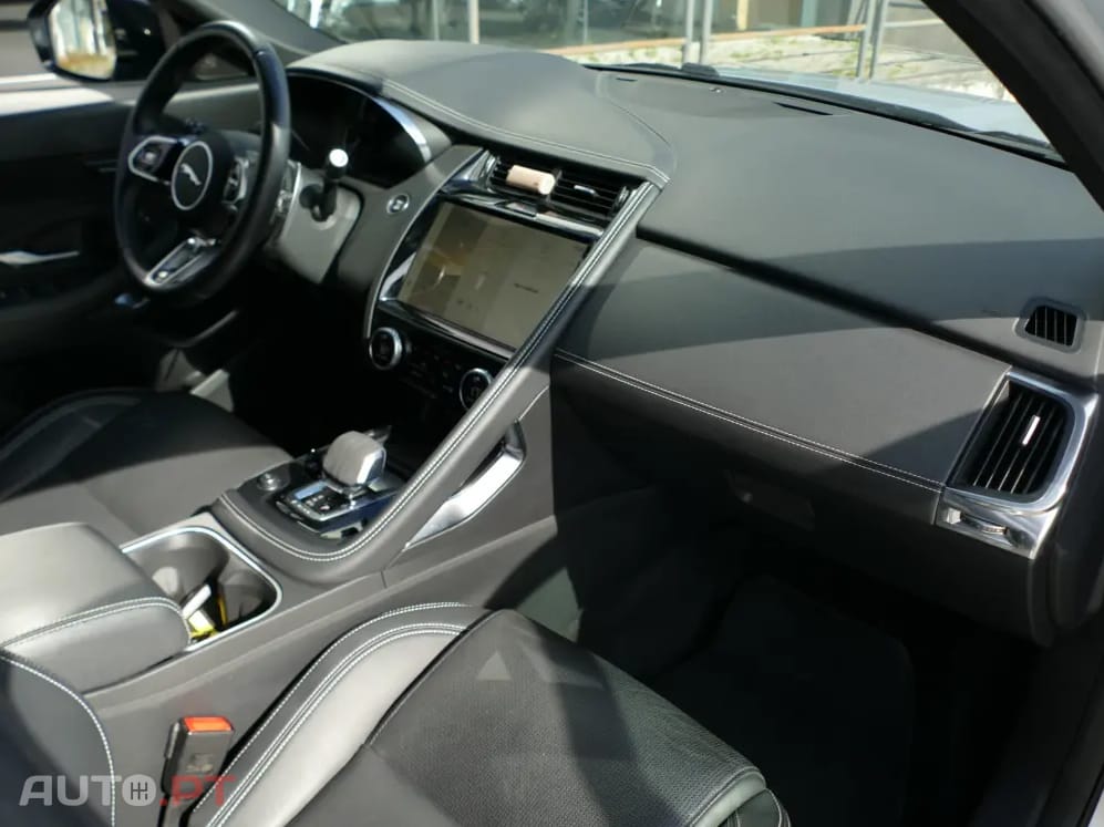 Jaguar E-Pace 1.5 P300e R-Dynamic HSE AWD Aut.