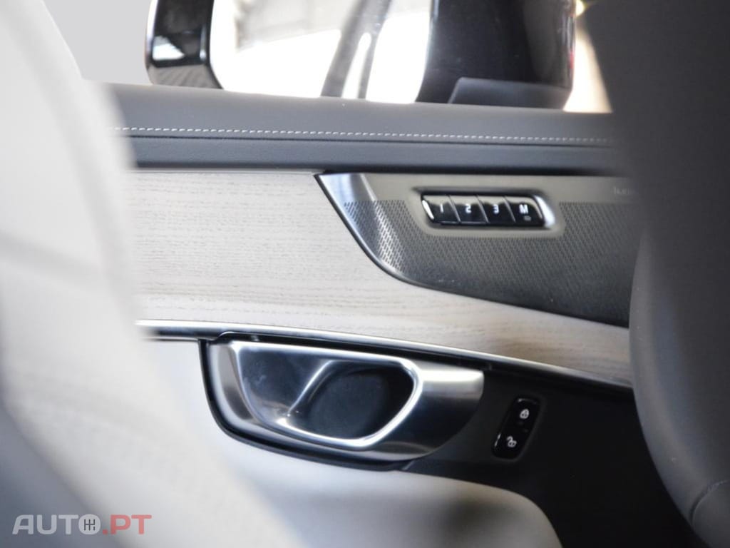 Volvo XC90 T8 Plus AWD I.V.A DEDUTIVEL 