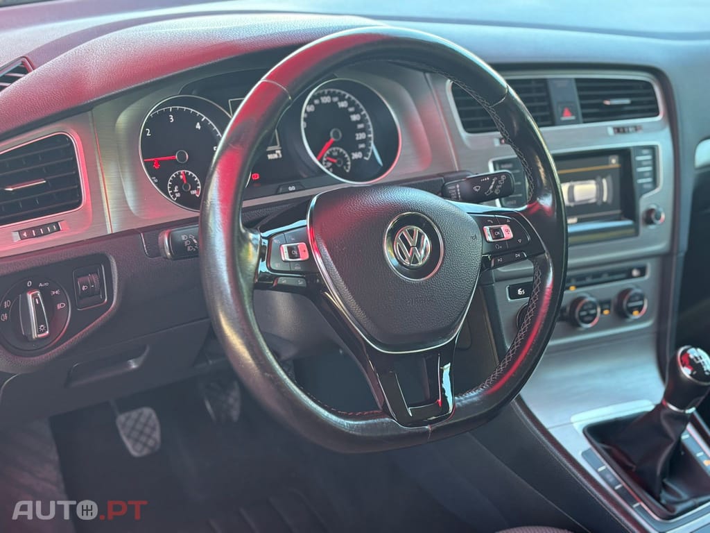 Volkswagen Golf 1.6 TDi BlueMotion Confortline
