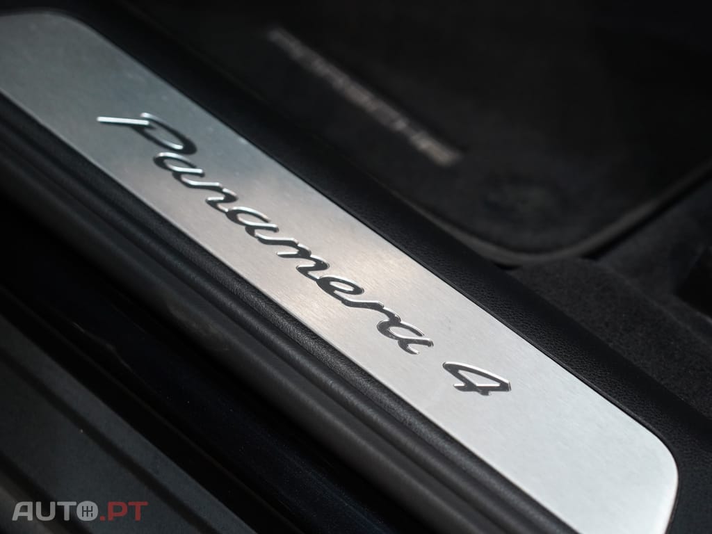 Porsche Panamera 4 E-Hybrid