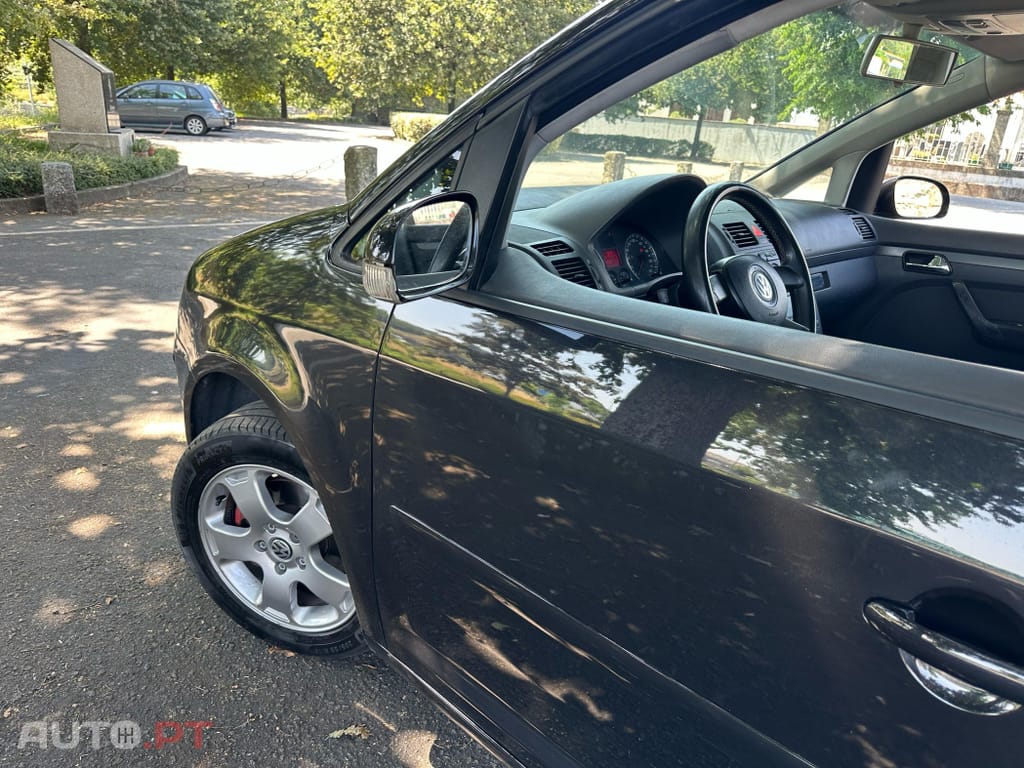 Volkswagen Touran 1.9 TDi Highline EC 7L