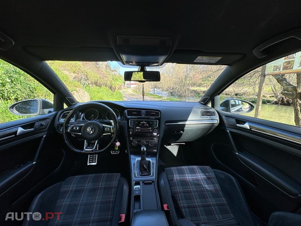 Volkswagen Golf 2.0 TSi GTi DSG Performance