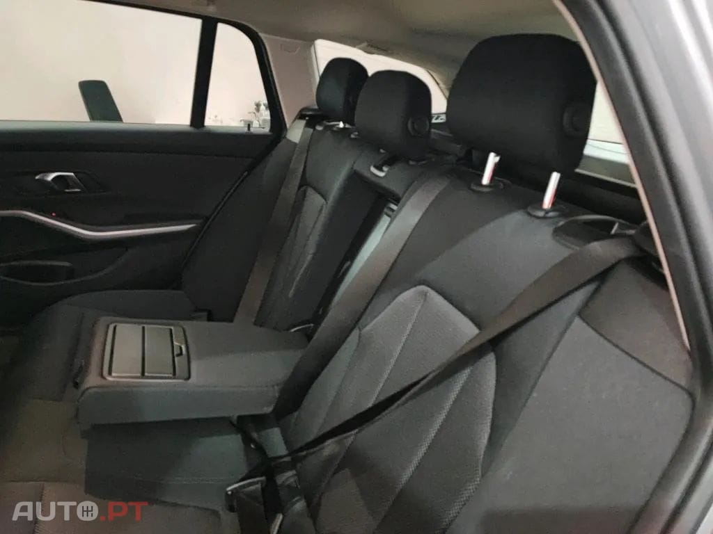 BMW 320 e Touring Auto