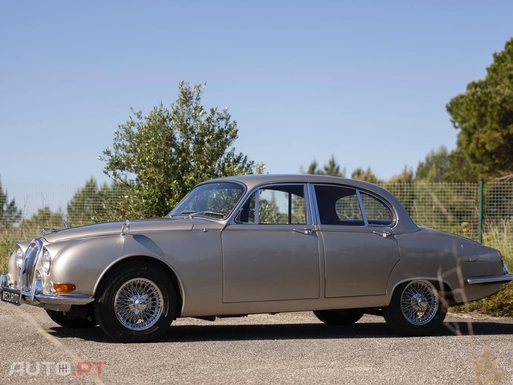 Jaguar S-Type 3.8