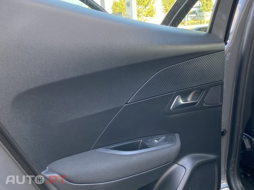 Peugeot 2008 1.2 PureTech Active Pack