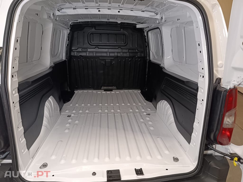 Citroen Berlingo 1.5 BlueHDI XL Longa (3 LUG)