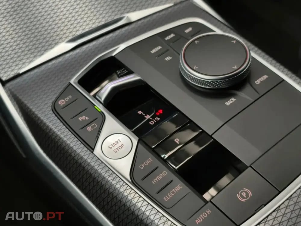 BMW 330 e Pack Desportivo M Pro Auto