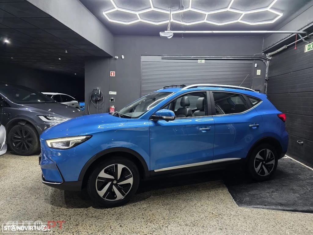 MG ZS EV 72.6 kWh Luxury OBC 11 kW