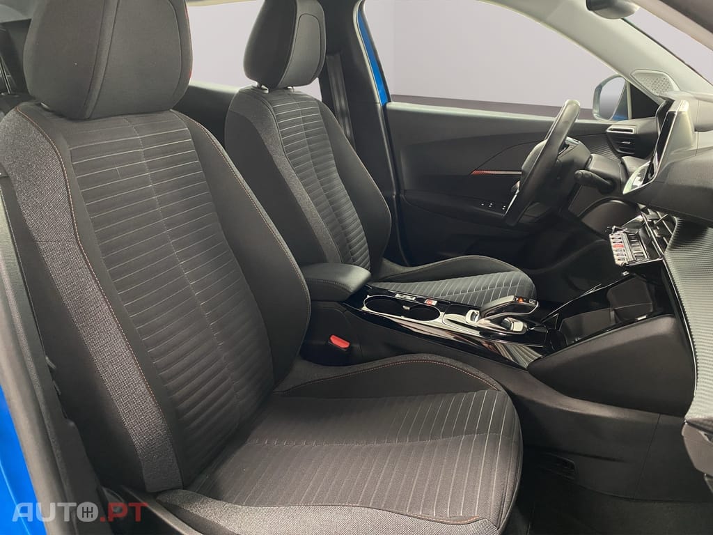 Peugeot E-2008 50 kWh Active Pack