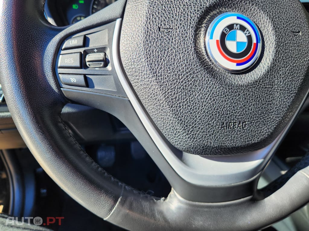 BMW 318 d Touring Line Luxury Purity