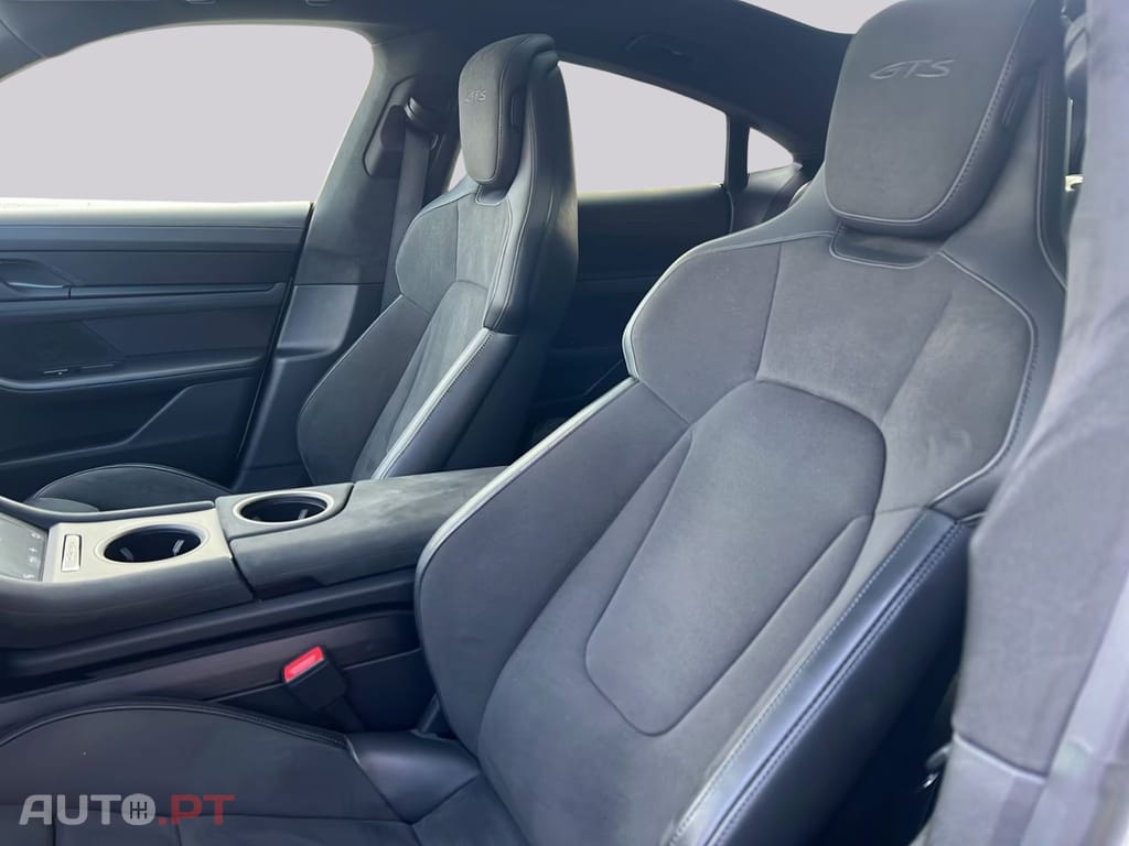 Porsche Taycan GTS I.V.A DEDUTIVEL 