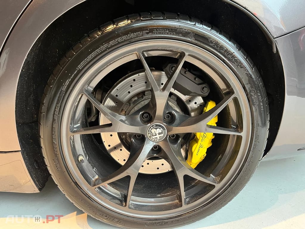 Alfa Romeo Giulia Quadrifoglio bi-turbo 510cv