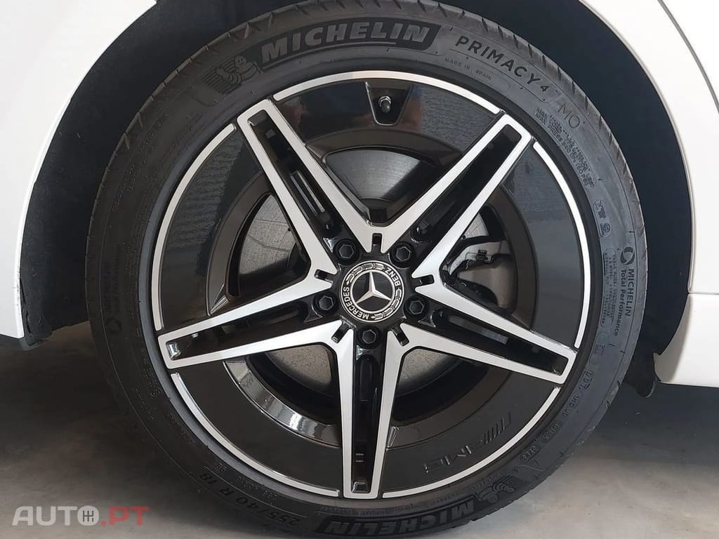 Mercedes-Benz C 300 e AMG Line