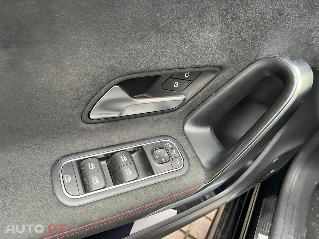 Mercedes-Benz A 180 D Pack Night AMG 