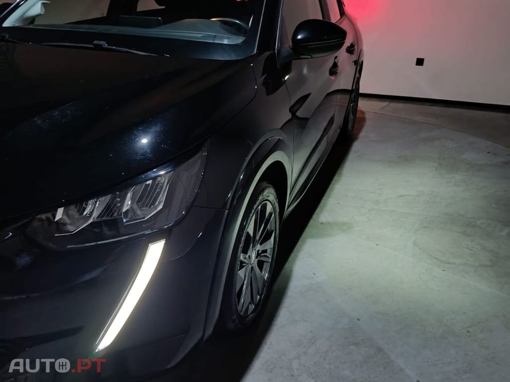 Peugeot E-208 Active Pack 