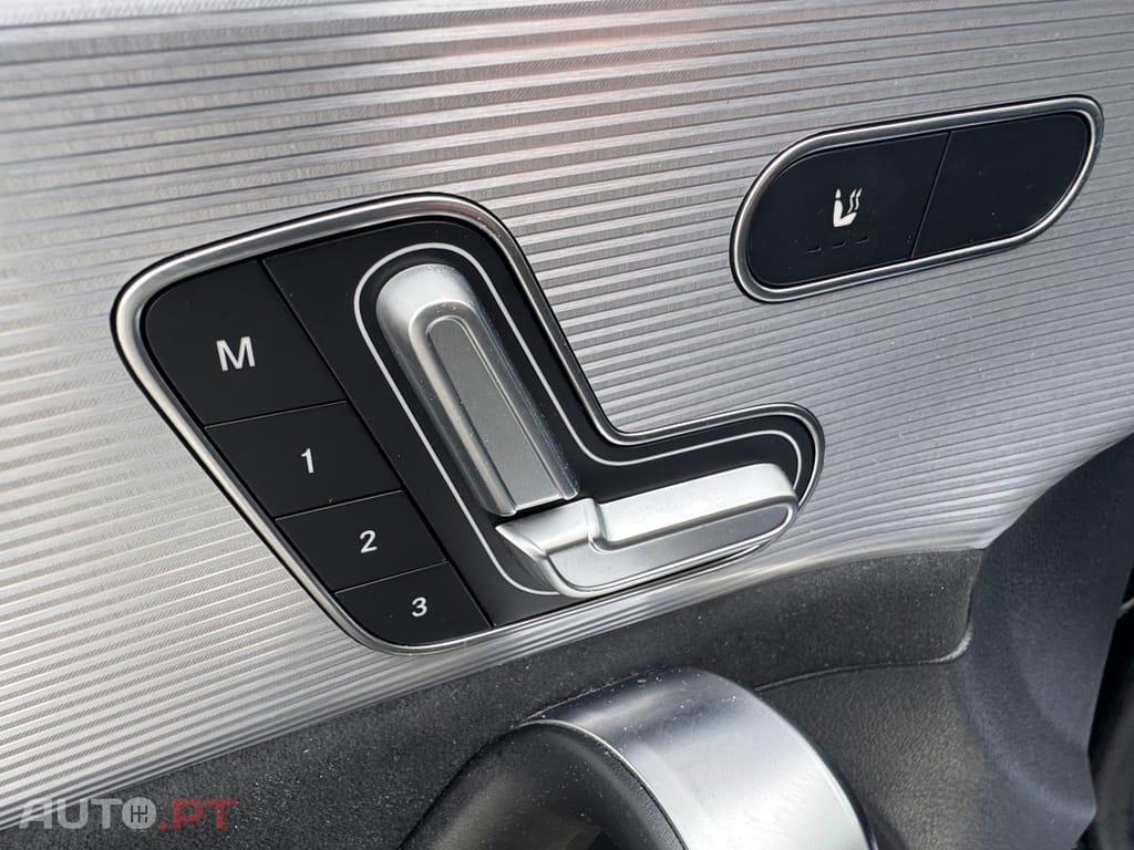 Mercedes-Benz A 250 e AMG Line