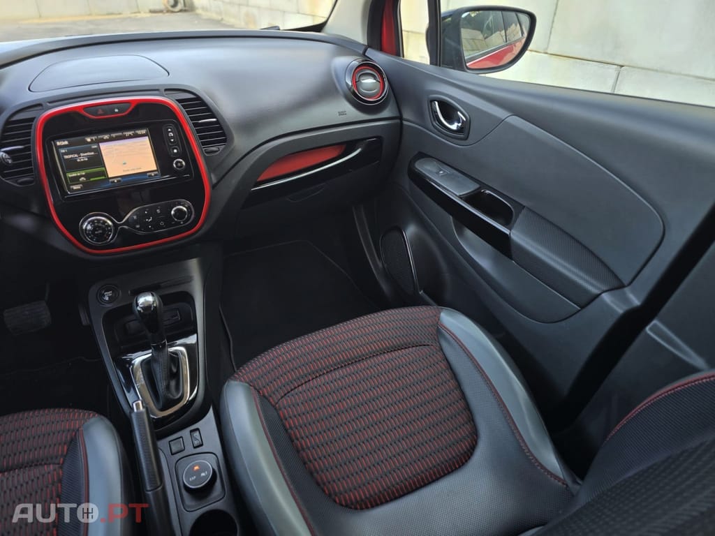 Renault Captur TCe 120 EDC Helly Hansen