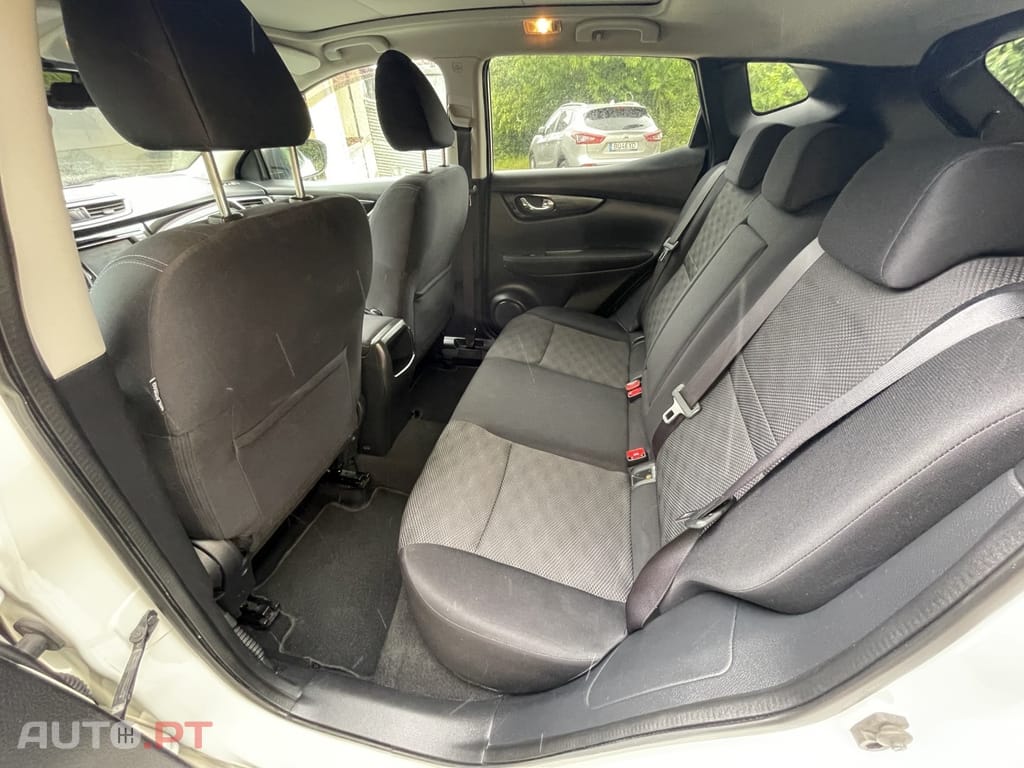Nissan Qashqai 1.5 dCi N-Connecta 18 RS