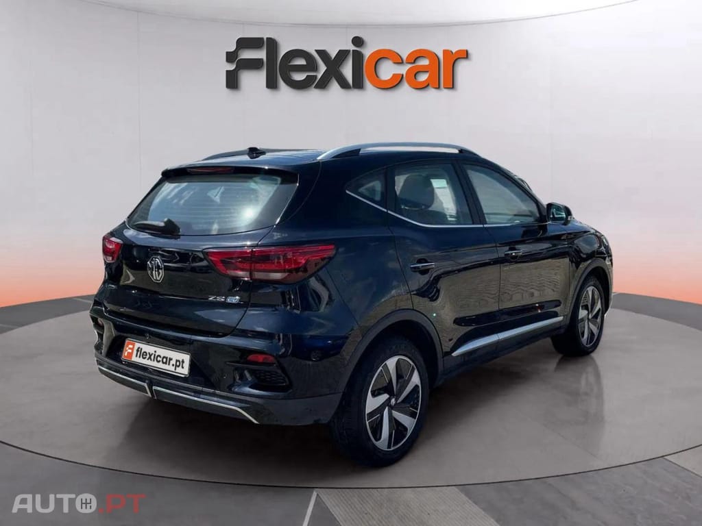 MG ZS EV 72.6 kWh Luxury OBC 11 KW