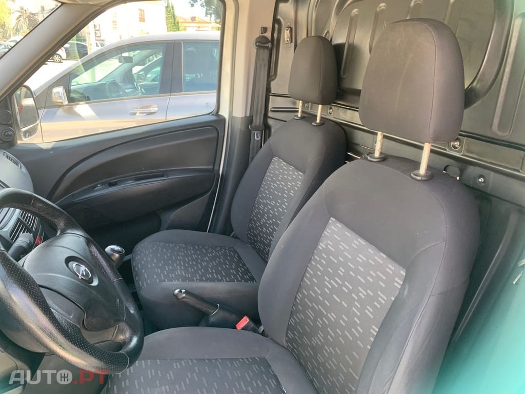 Opel Combo 1.3 CDTi L1H1 — fotografia 5