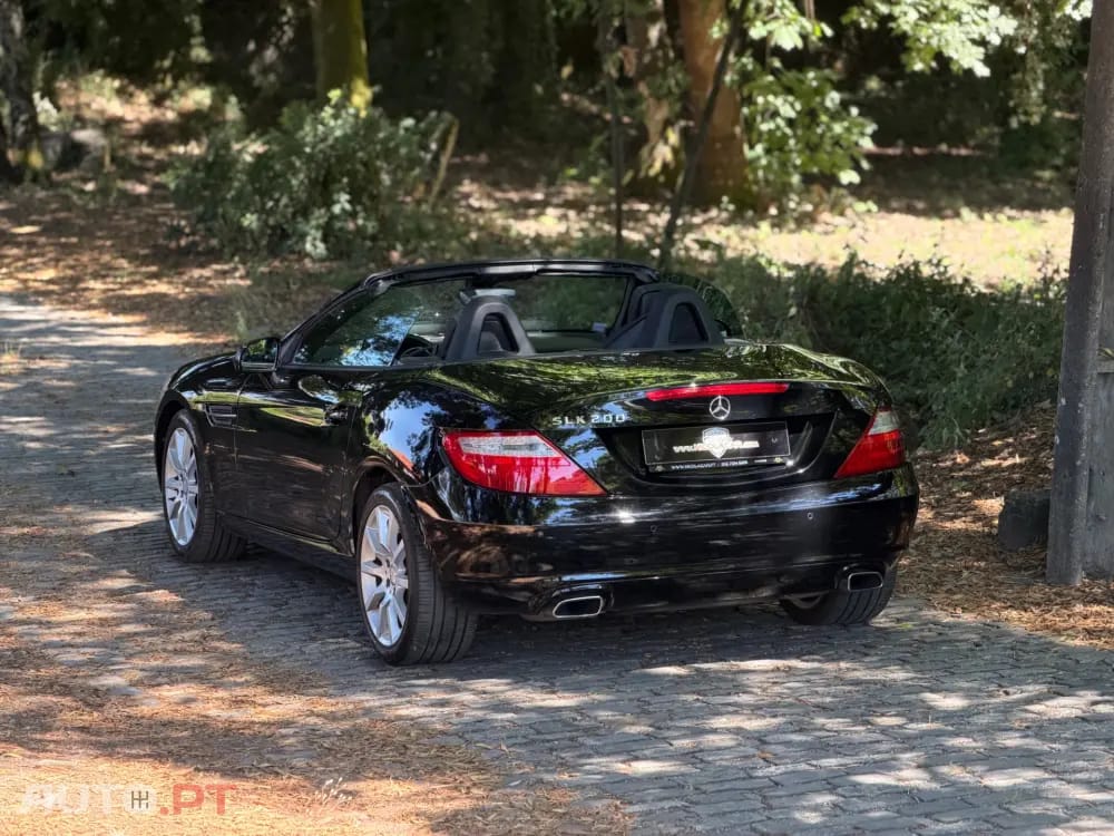 Mercedes-Benz SLK 200 Outro