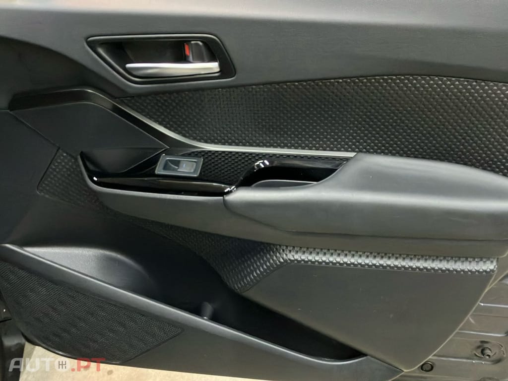 Toyota C-HR 1.8 FULL HYBRID