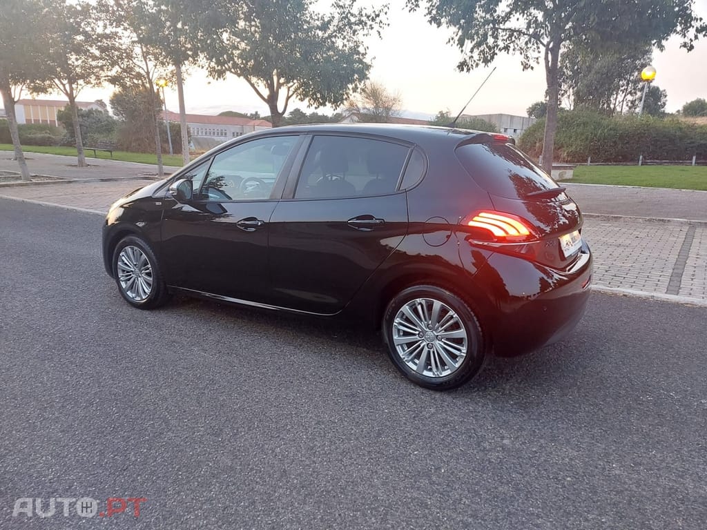 Peugeot 208 1.6 BlueHDi Style