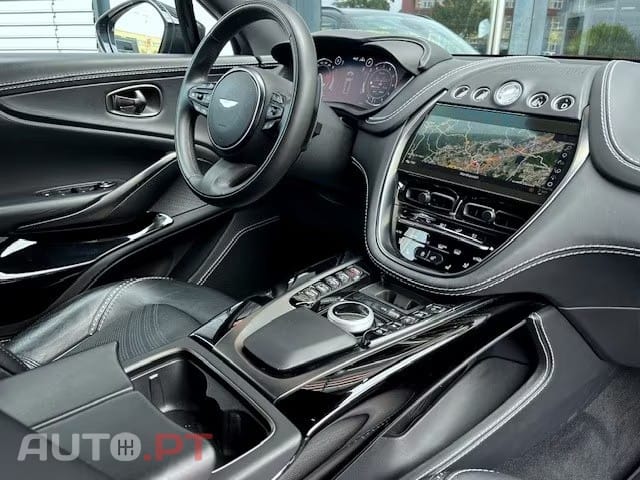 Aston Martin DBX 4.0 V8