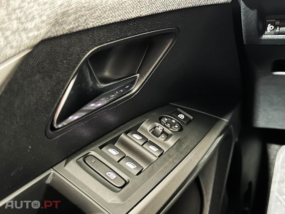 Peugeot 5008 1.2 Hybrid Allure Pack e-DCS6