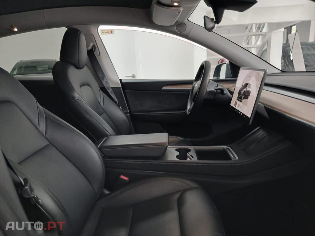 Tesla Model Y Long Range Dual Motor AWD